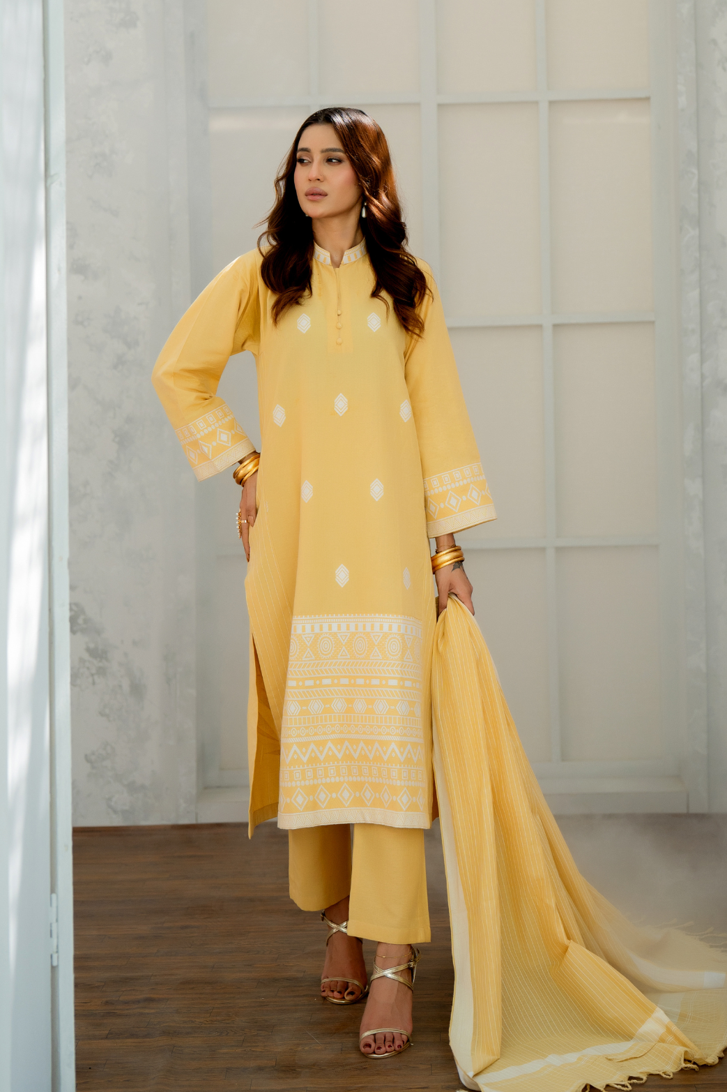 Gil-E-Awalin Handwoven 3pc