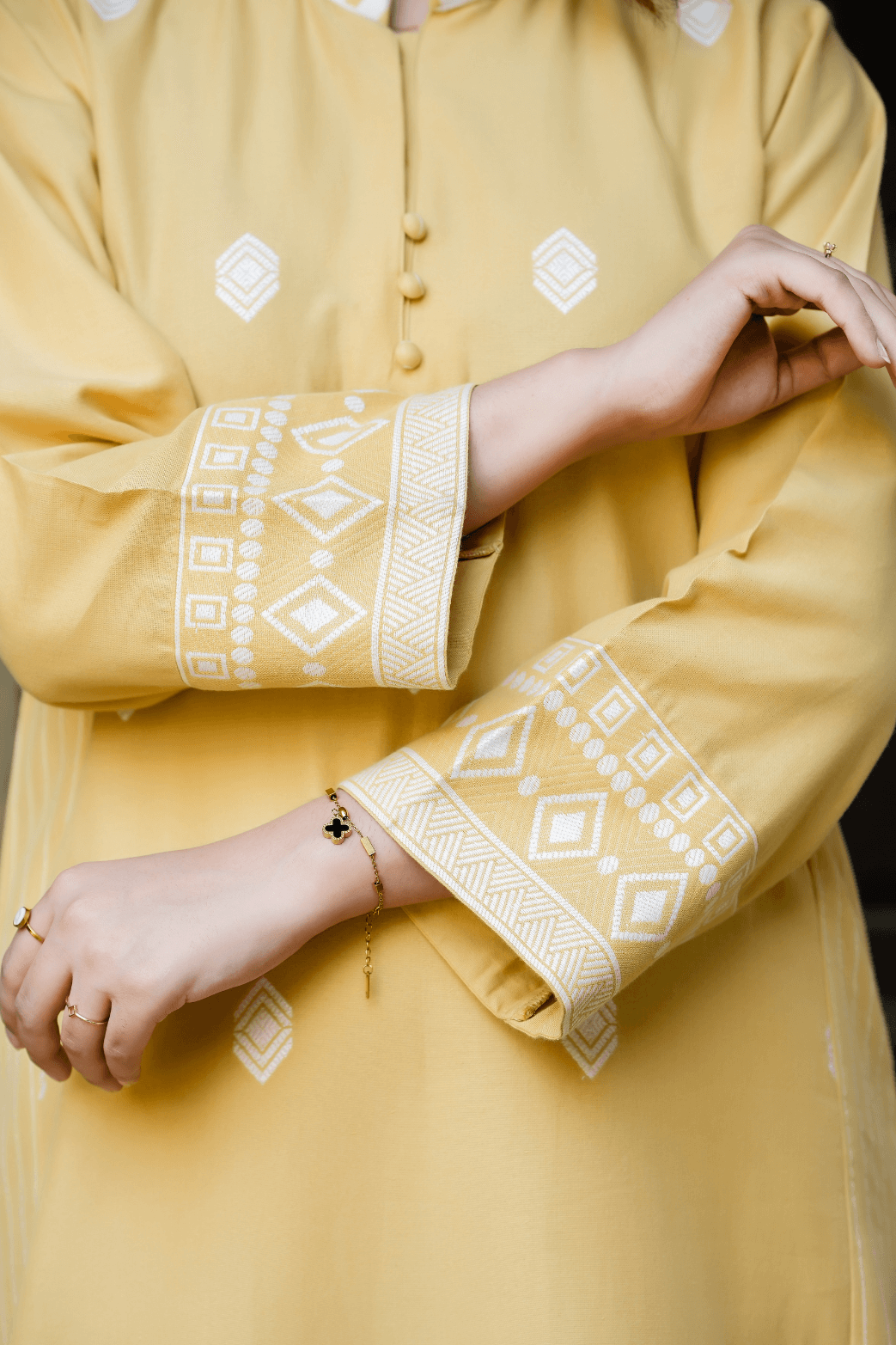Gil-E-Awalin Handwoven 3pc